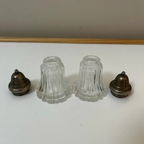Vintage Salt And Pepper Shakers. Leonard Japan Sticker On The Bottom. - Picture 2 of 7